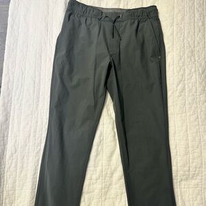 Vuori Men's Charcoal Joggers